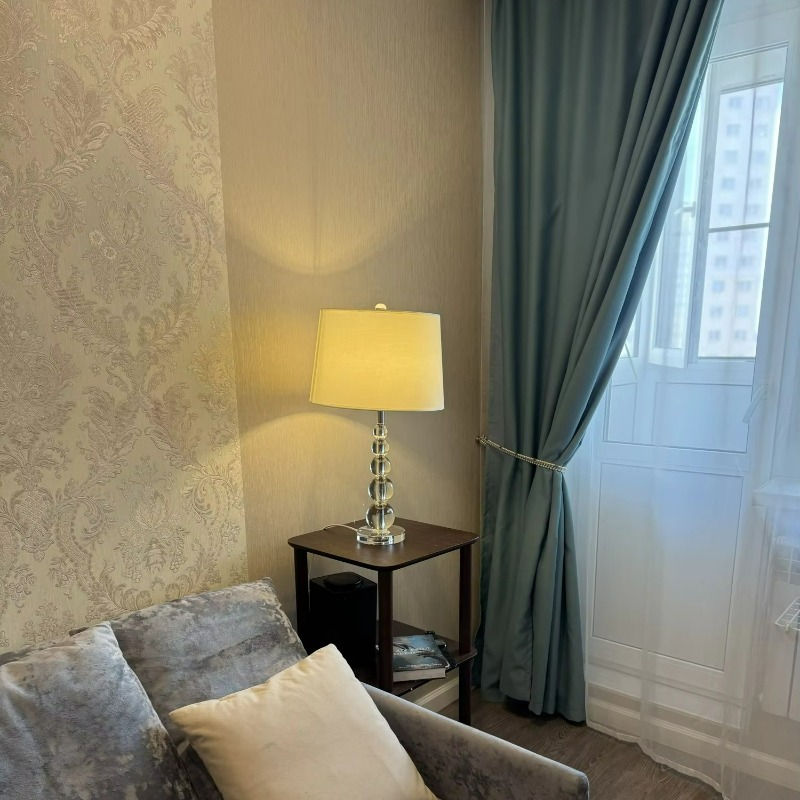 Lighting Room Decor Photo - โคมไฟตั้งโต๊ะคริสตัลหรูหราสไตล์โมเดิร์น โคมไฟข้างเตียงสำหรับห้องนอนหรือห้องทำงานสไตล์นอร์ดิก โคมไฟตั้งพื้นตกแต่งห้องนั่งเล่นแบบมินิมอล พร้อมไฟ LED