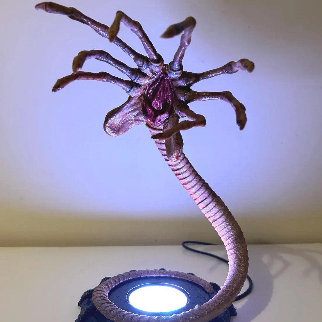 โคมไฟ Alien Facehugger ไฟกลางค - Lighting Decoration Ideas บทวิจารณ์และราคา
