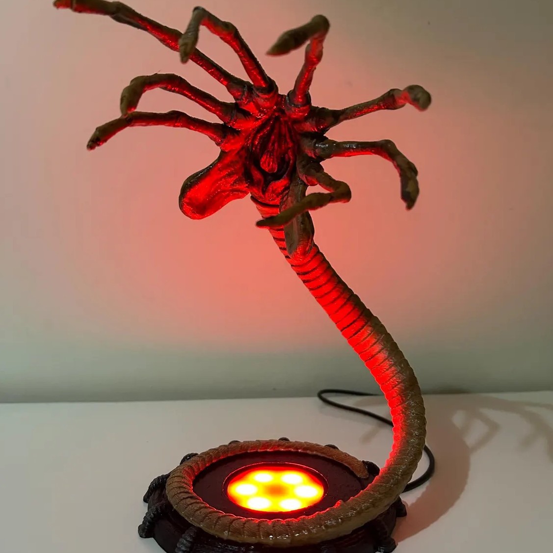โคมไฟ Alien Facehugger ไฟกลางค - Lighting Decoration Ideas บทวิจารณ์และราคา